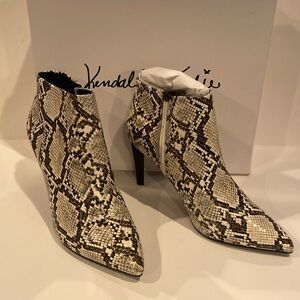 NIB Kendall & Kylie snake skin boots. Size 8.